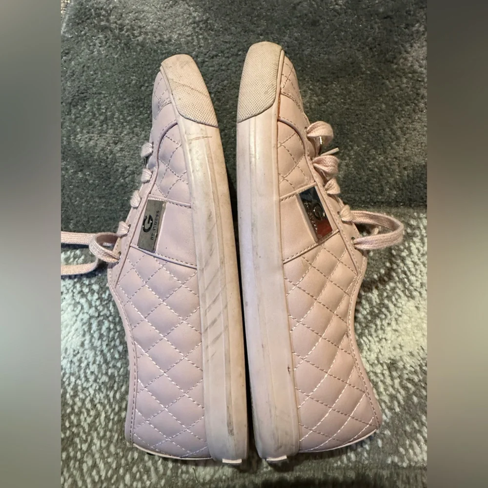Shoes - Picture 5 of 6